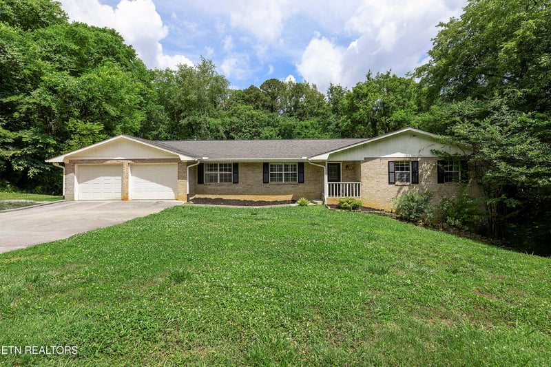 10909 Woody Dr, Knoxville, TN 37934