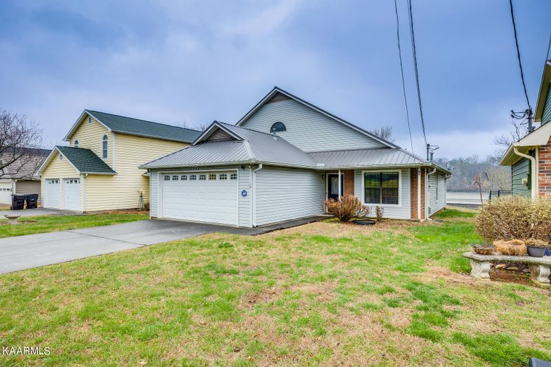 10914 Harbour Park Ln, Farragut, TN 37934