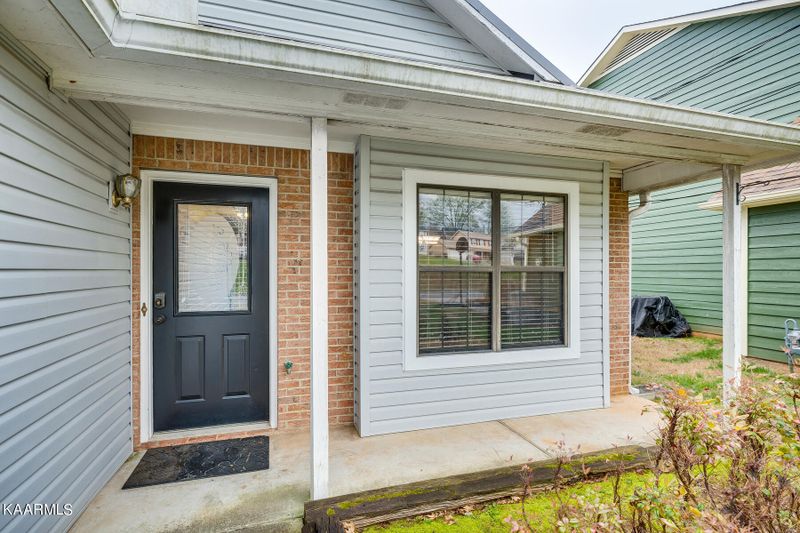 10914 Harbour Park Ln, Farragut, TN 37934