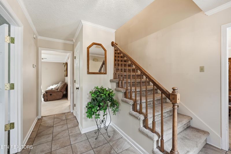 10916 Twin Harbour Dr, Knoxville, TN 37934