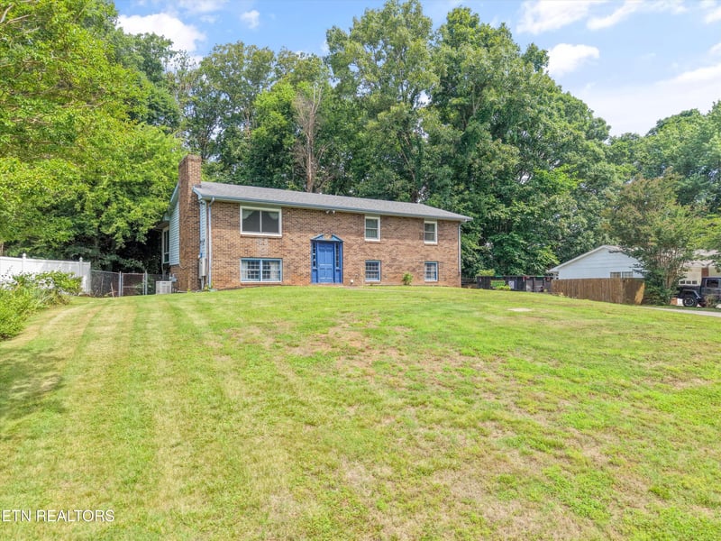 10917 Sonja Dr, Knoxville, TN 37934