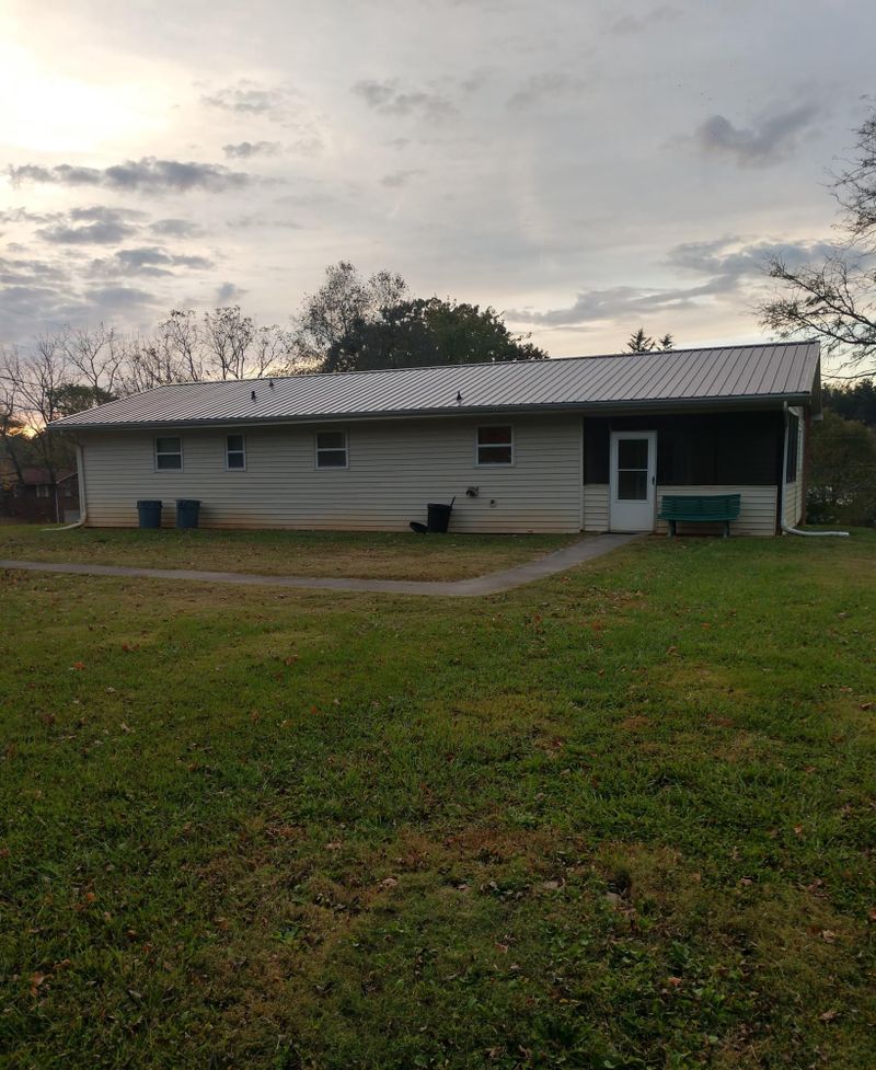 1093 Johnson Rd, Seymour, TN 37865
