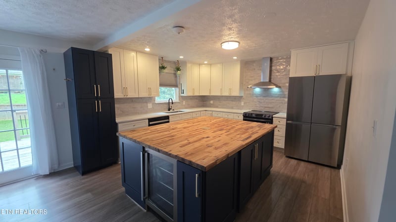 10932 Twin Harbour Dr, Knoxville, TN 37934