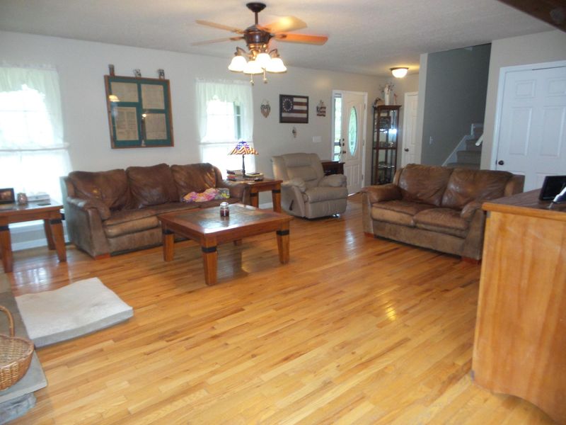 1094 Sharp Hollow Rd, Sevierville, TN 37862