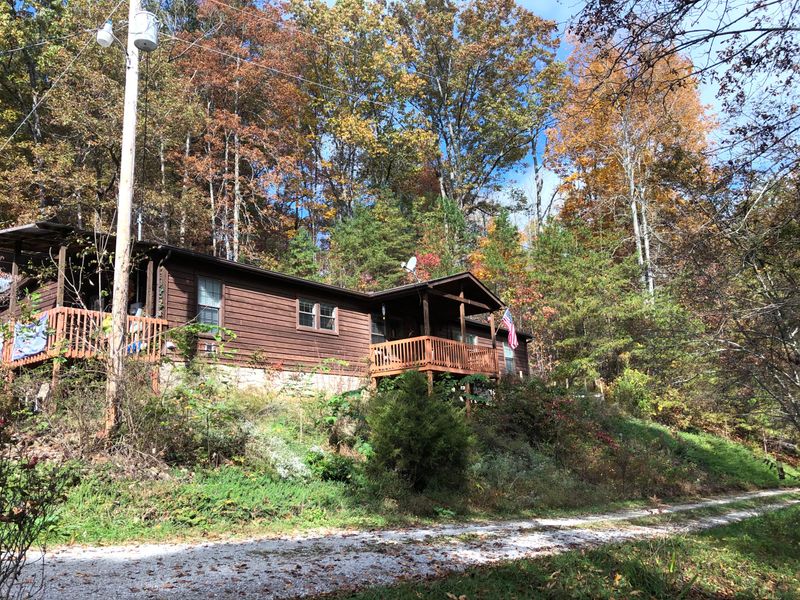 1094 Water St, Speedwell, TN 37870