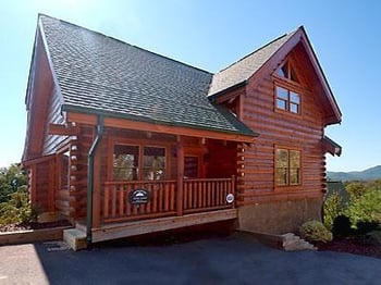 1095 Towering Oaks Dr, Pigeon Forge, TN 37876