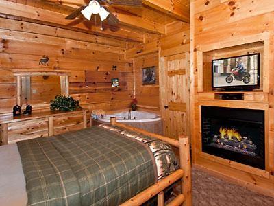 1095 Towering Oaks Dr, Pigeon Forge, TN 37876