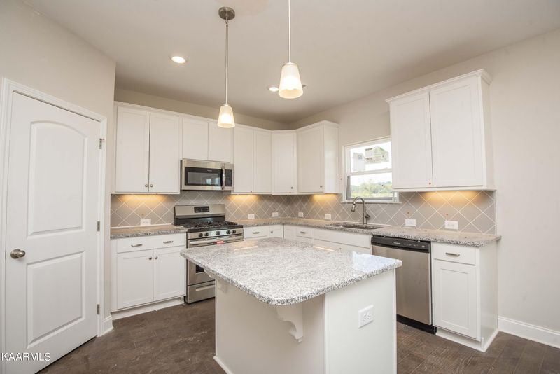10962 Glory Maple Ln, Knoxville, TN 37932