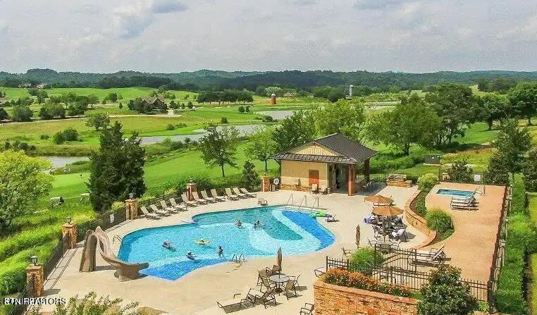 1097 Black Cove Ln, Loudon, TN 37774