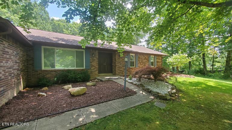 1097 Cooper Lake Rd, Oneida, TN 37841