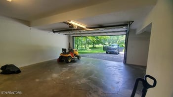 1097 Cooper Lake Rd, Oneida, TN 37841