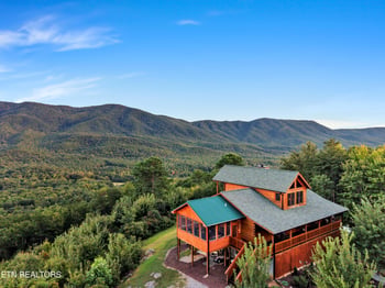 1099 Smithfield Rd, Tellico Plains, TN 37385