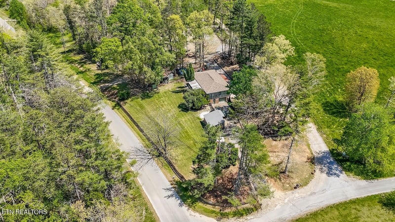 11 Cedar Hills Rd, Grandview, TN 37337
