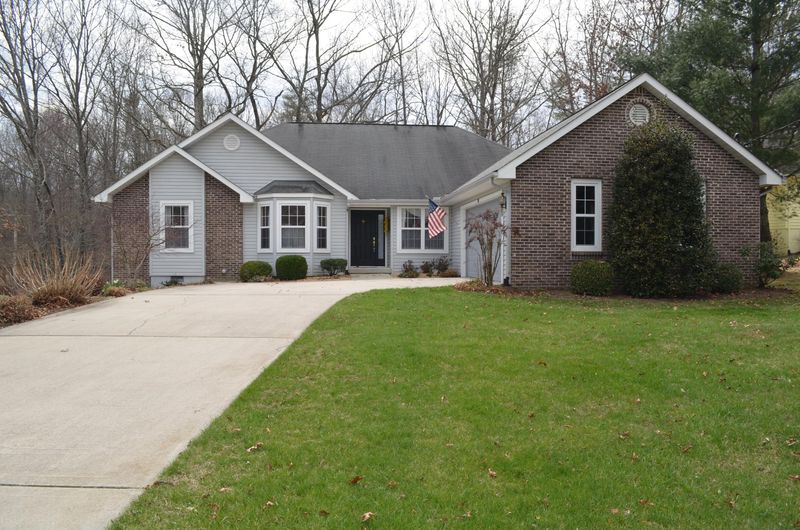 11 Dalton Ter, Crossville, TN 38558
