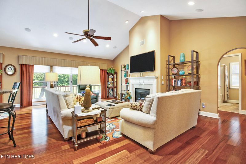 11 Leyden Cir, Fairfield Glade, TN 38558