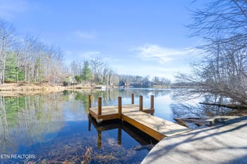 11 Londell Ct, Crossville, TN 38558