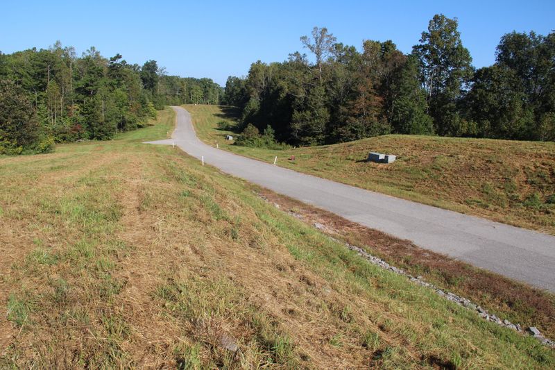 11 Old Hearth, Lafollette, TN 37766