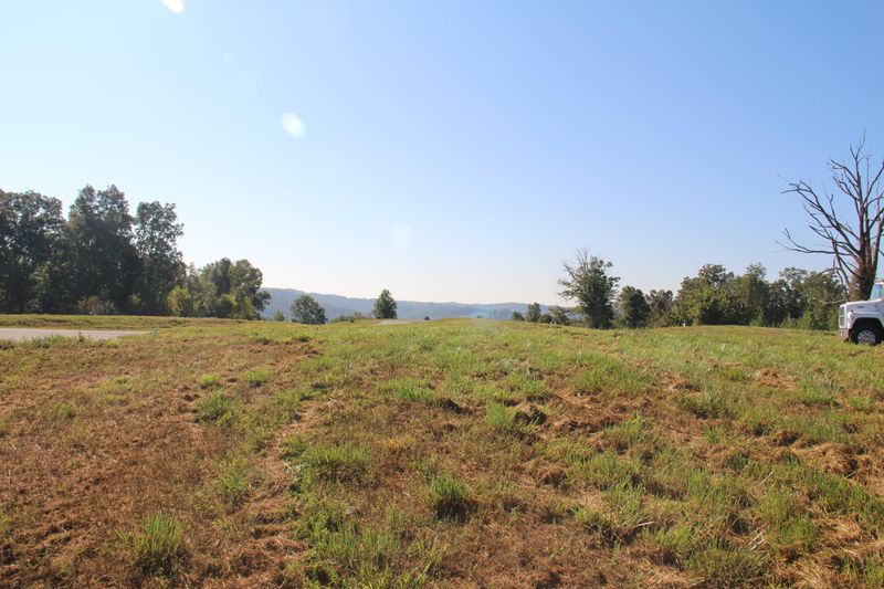 11 Old Hearth, Lafollette, TN 37766