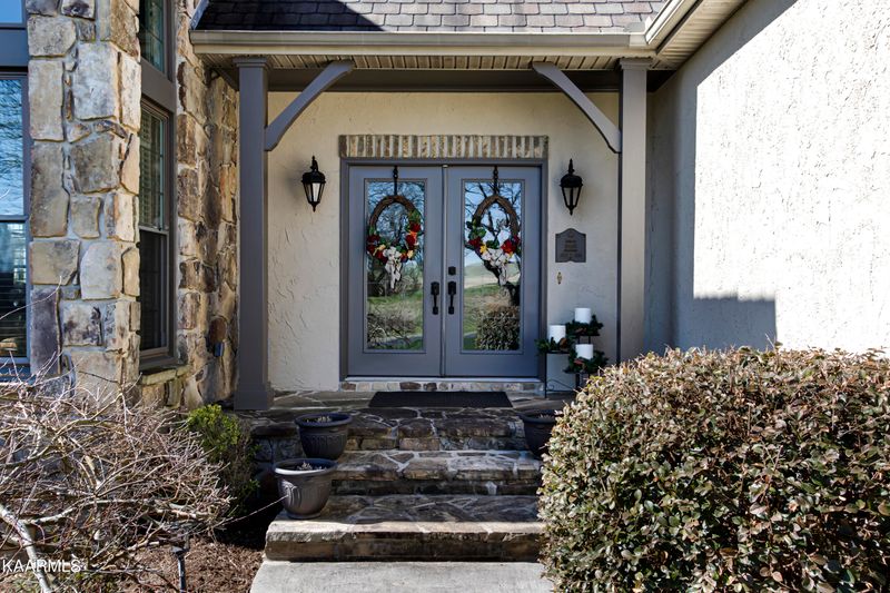11 Pineberry Ct, Vonore, TN 37885