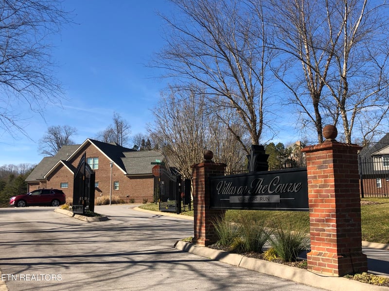 11 Royal Troon Cir, Oak Ridge, TN 37830