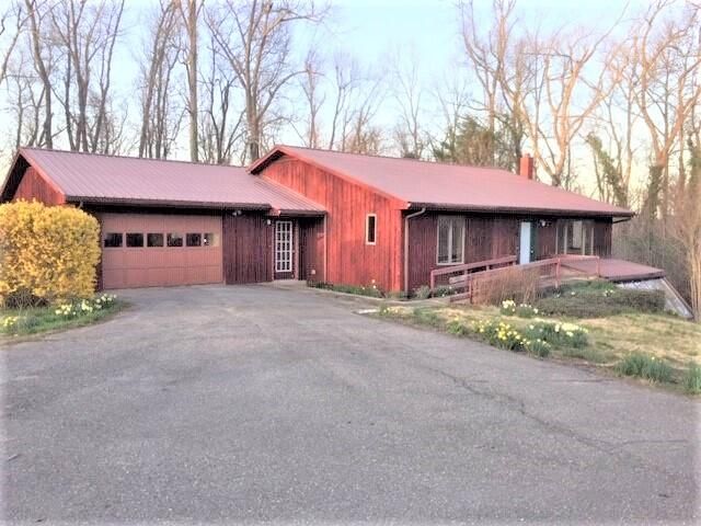 11 Upper Meadows Rd, Sparta, TN 38583