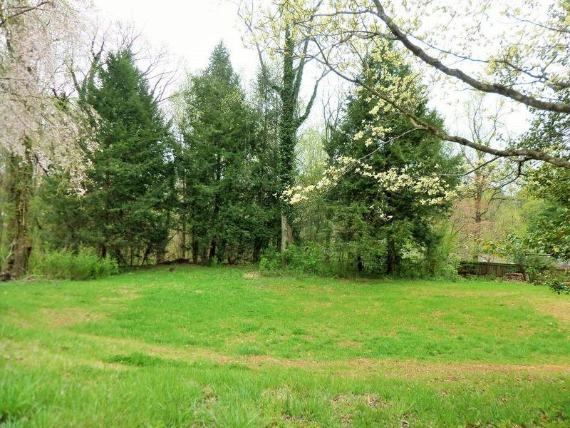 110-112 Walnut Ln, Oak Ridge, TN 37830