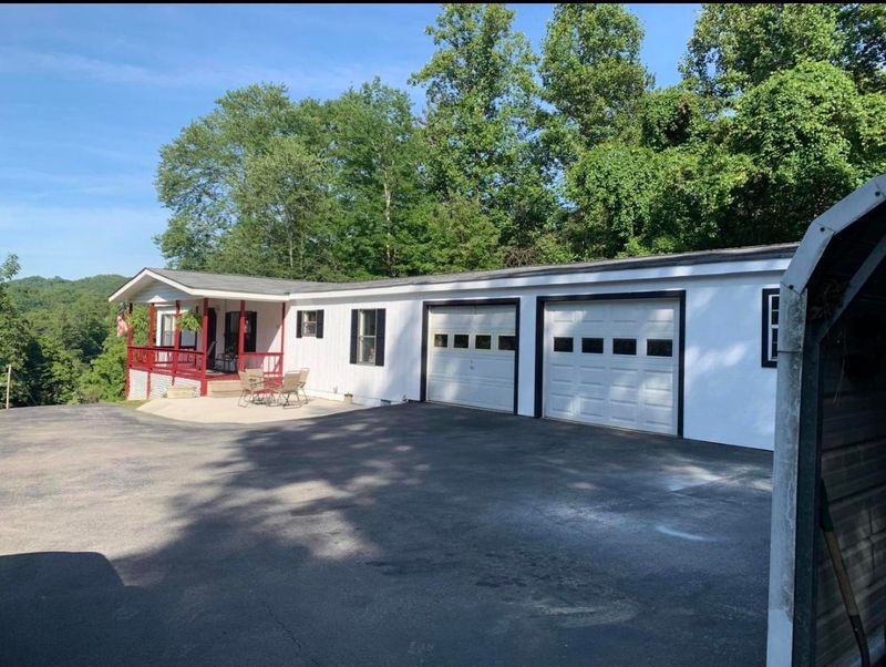 110 Aj Robbins Ln, Clinton, TN 37716