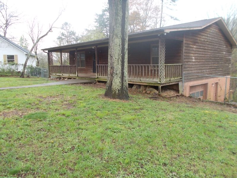 110 Ambassador Ln, Powell, TN 37849
