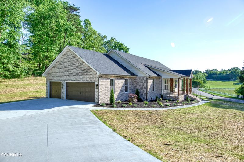 110 Andorra Ln, Clinton, TN 37716