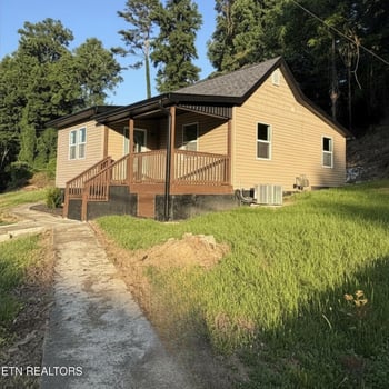 110 Cherry Dr, Harriman, TN 37748