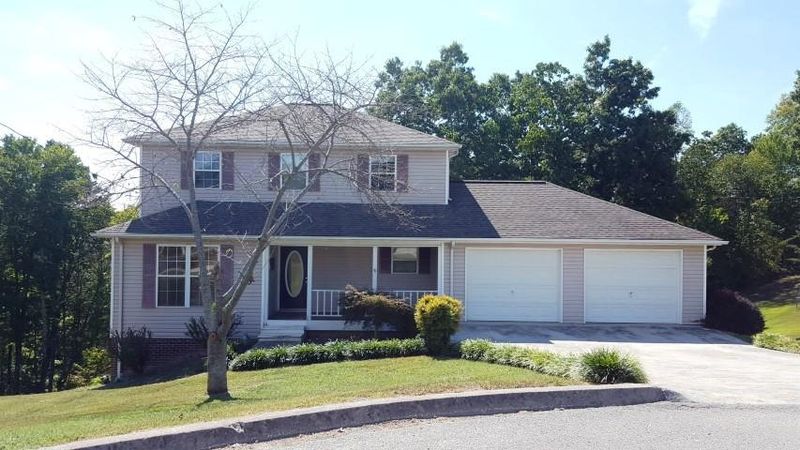 110 Comanchero Pl, Rocky Top, TN 37769