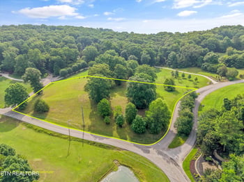 110 Conkinnon Dr, Lenoir City, TN 37772