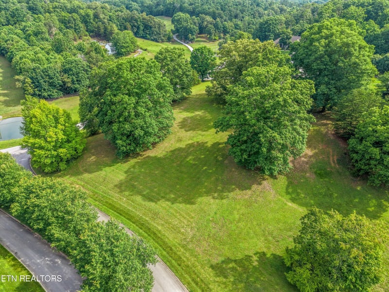 110 Conkinnon Dr, Lenoir City, TN 37772