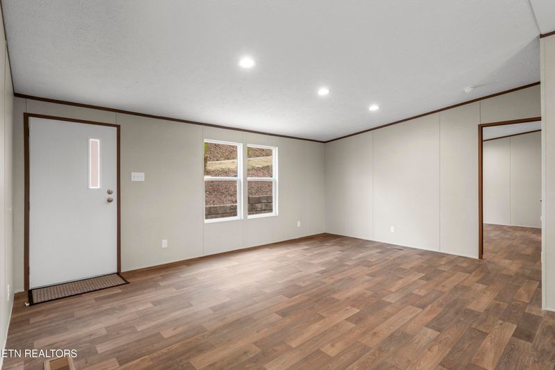 110 Cumberland Overlook Ln, Jacksboro, TN 37757