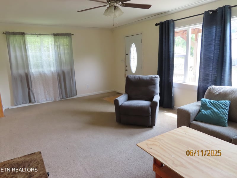 110 Dale Rd, Oakdale, TN 37829
