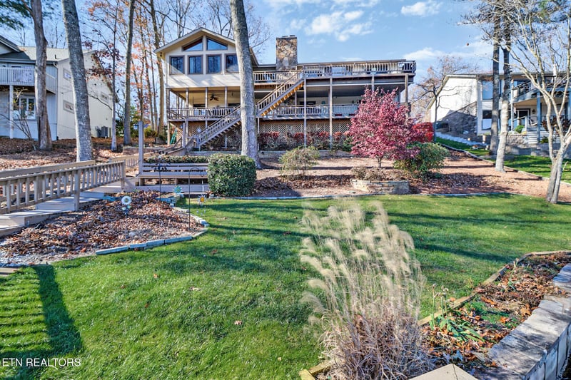 110 Delbridge Ln, Crossville, TN 38558