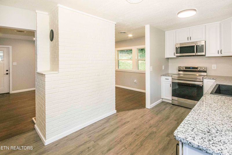 110 Delmar Cir, Oak Ridge, TN 37830