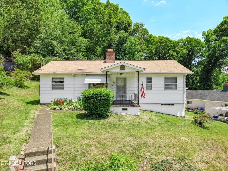 110 Disston Rd, Oak Ridge, TN 37830