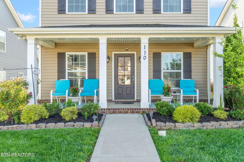 110 E Elderberry St, Oak Ridge, TN 37830