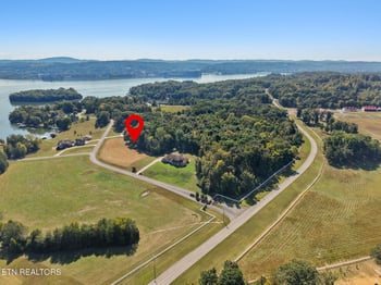 110 E Shore Dr, Rockwood, TN 37854