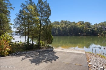 110 E Shore Dr, Rockwood, TN 37854