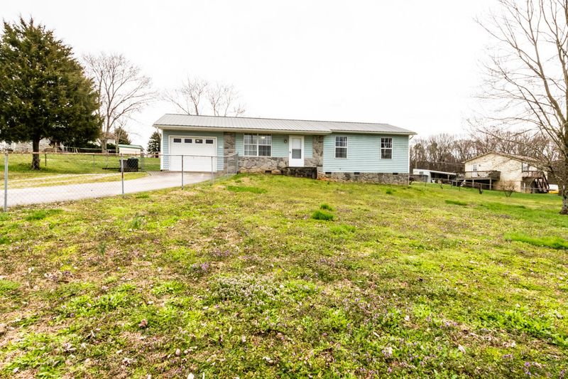 110 E Watkins Rd, Loudon, TN 37774