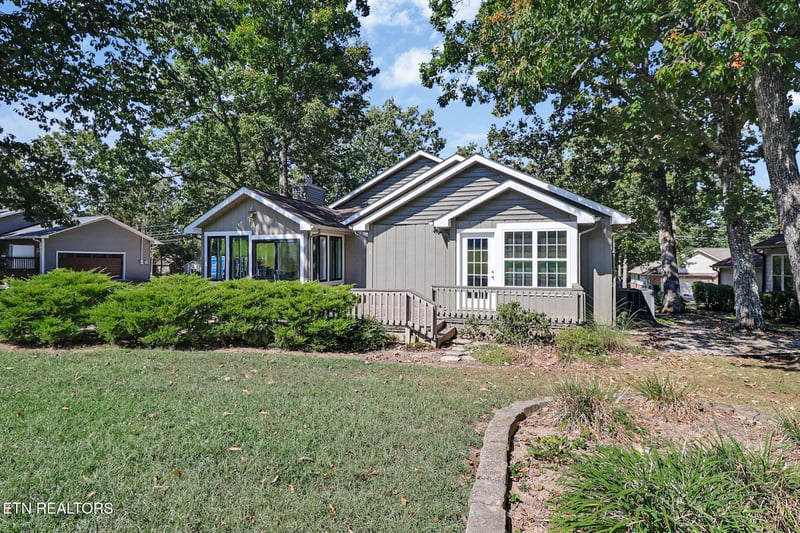110 Fairway Dr, Crossville, TN 38558