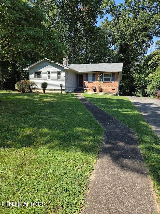 110 Kingsley Rd, Oak Ridge, TN 37830