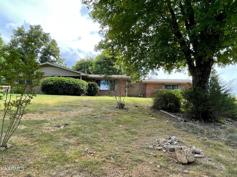 110 Kingston St, Loudon, TN 37774