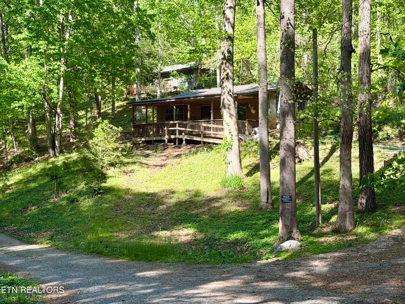 110 Laguna Vista Dr, Caryville, TN 37714