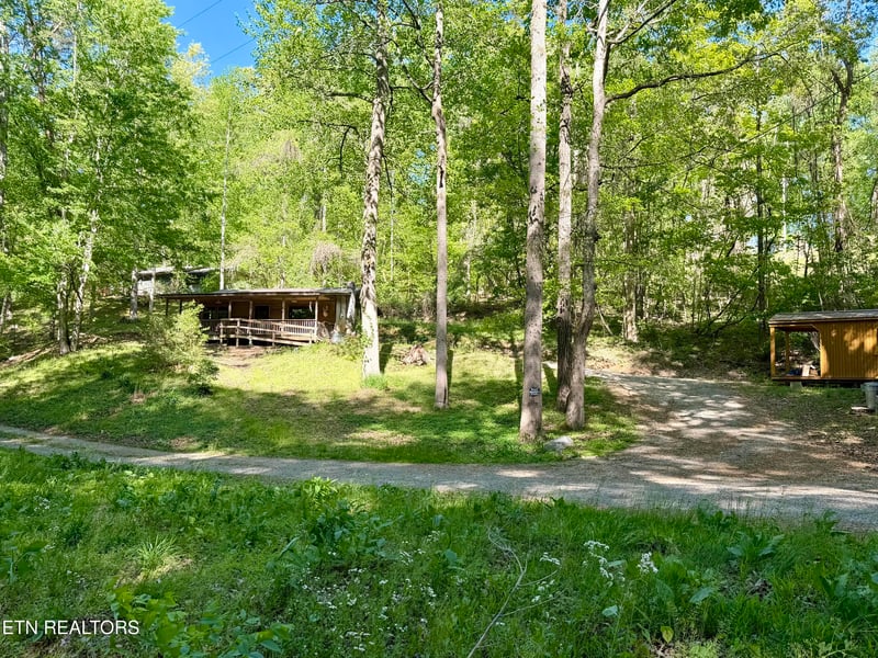 110 Laguna Vista Dr, Caryville, TN 37714