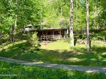 110 Laguna Vista Dr, Caryville, TN 37714