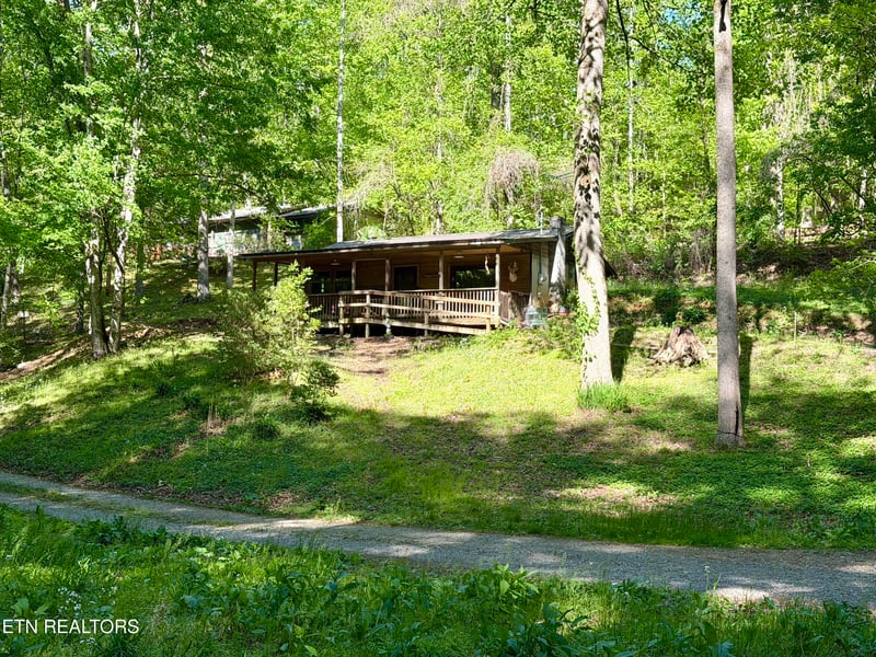 110 Laguna Vista Dr, Caryville, TN 37714