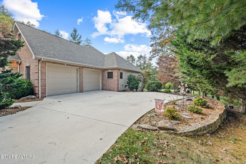 110 Leyden Dr, Fairfield Glade, TN 38558